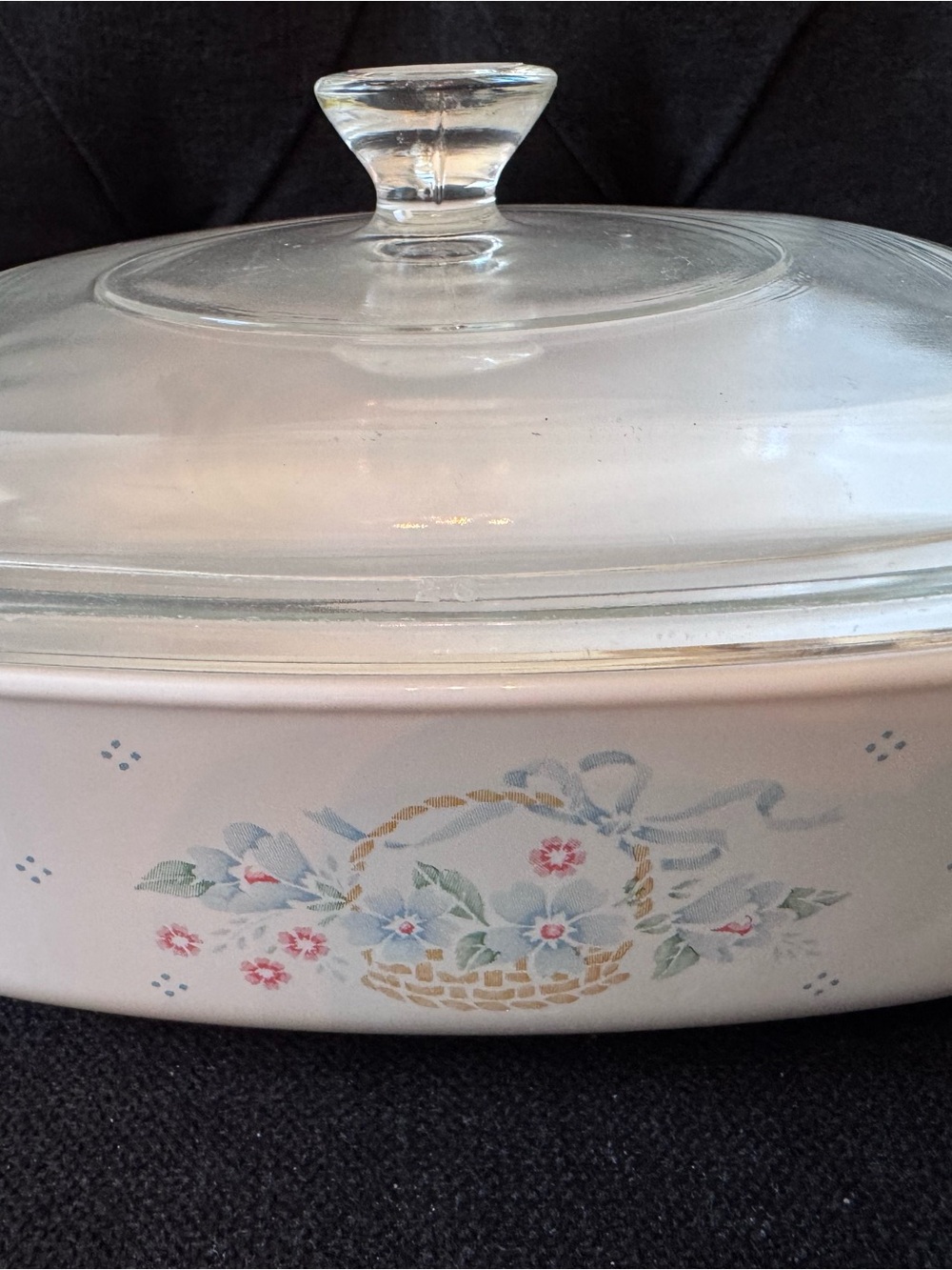 Corning Ware casserole dish in the Blue Ribbon Flower Basket 1 liter